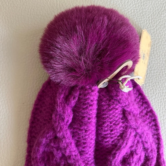 NWT - Fat Face Women’s Cable Knit Pom Pom Beanie - Picture 4 of 6